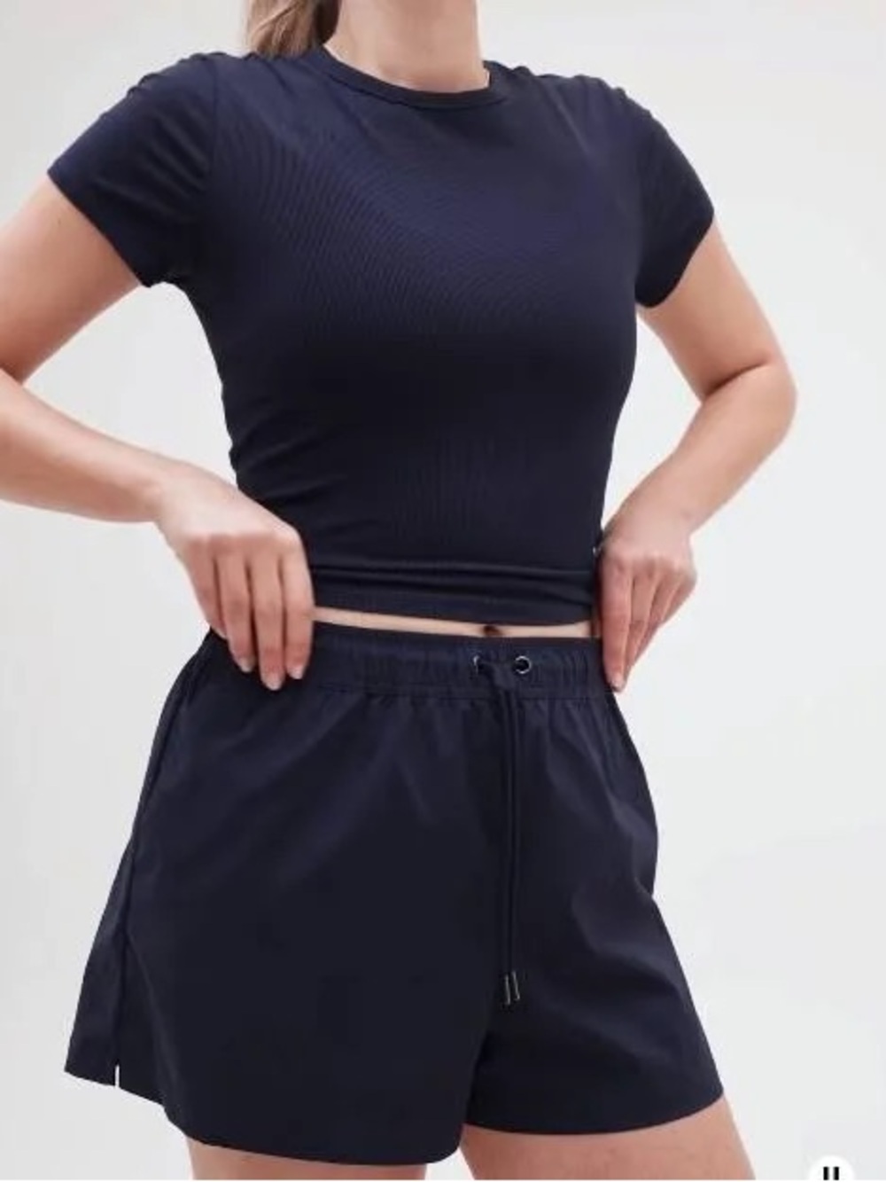 Athleta midday mid rise navy poplin shorts